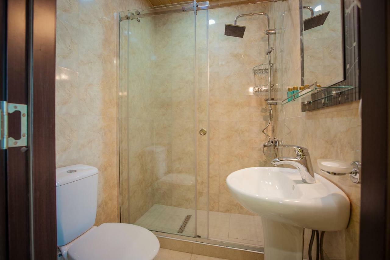 Hotel Comfort Tbilisi Ngoại thất bức ảnh