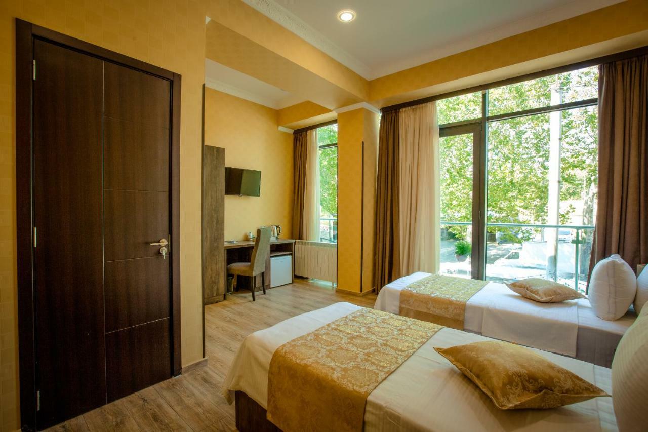 Hotel Comfort Tbilisi Ngoại thất bức ảnh