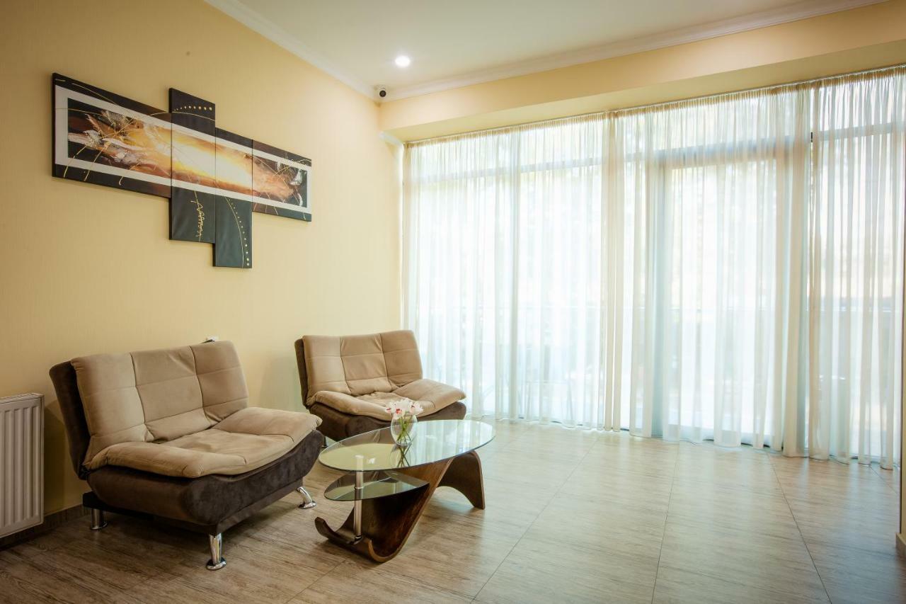 Hotel Comfort Tbilisi Ngoại thất bức ảnh