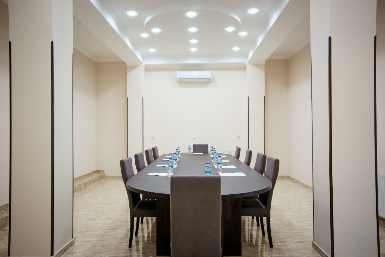 Hotel Comfort Tbilisi Ngoại thất bức ảnh