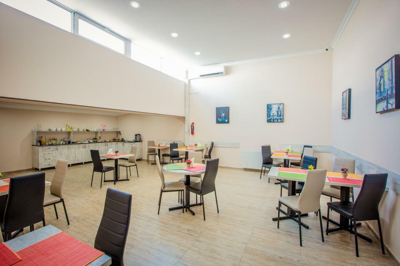 Hotel Comfort Tbilisi Ngoại thất bức ảnh