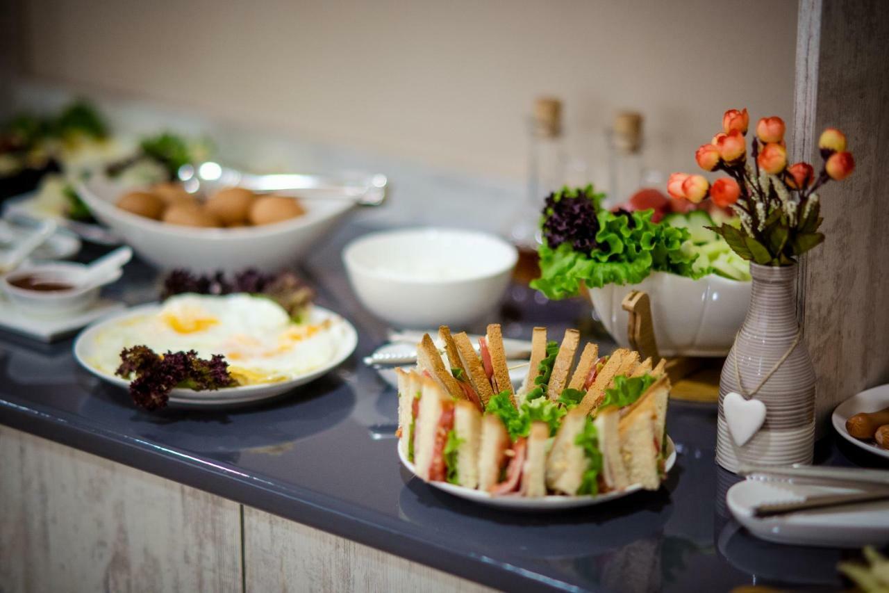 Hotel Comfort Tbilisi Ngoại thất bức ảnh